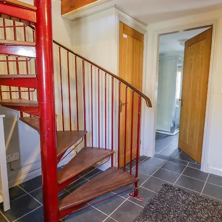 2 Yew Tree Cottages